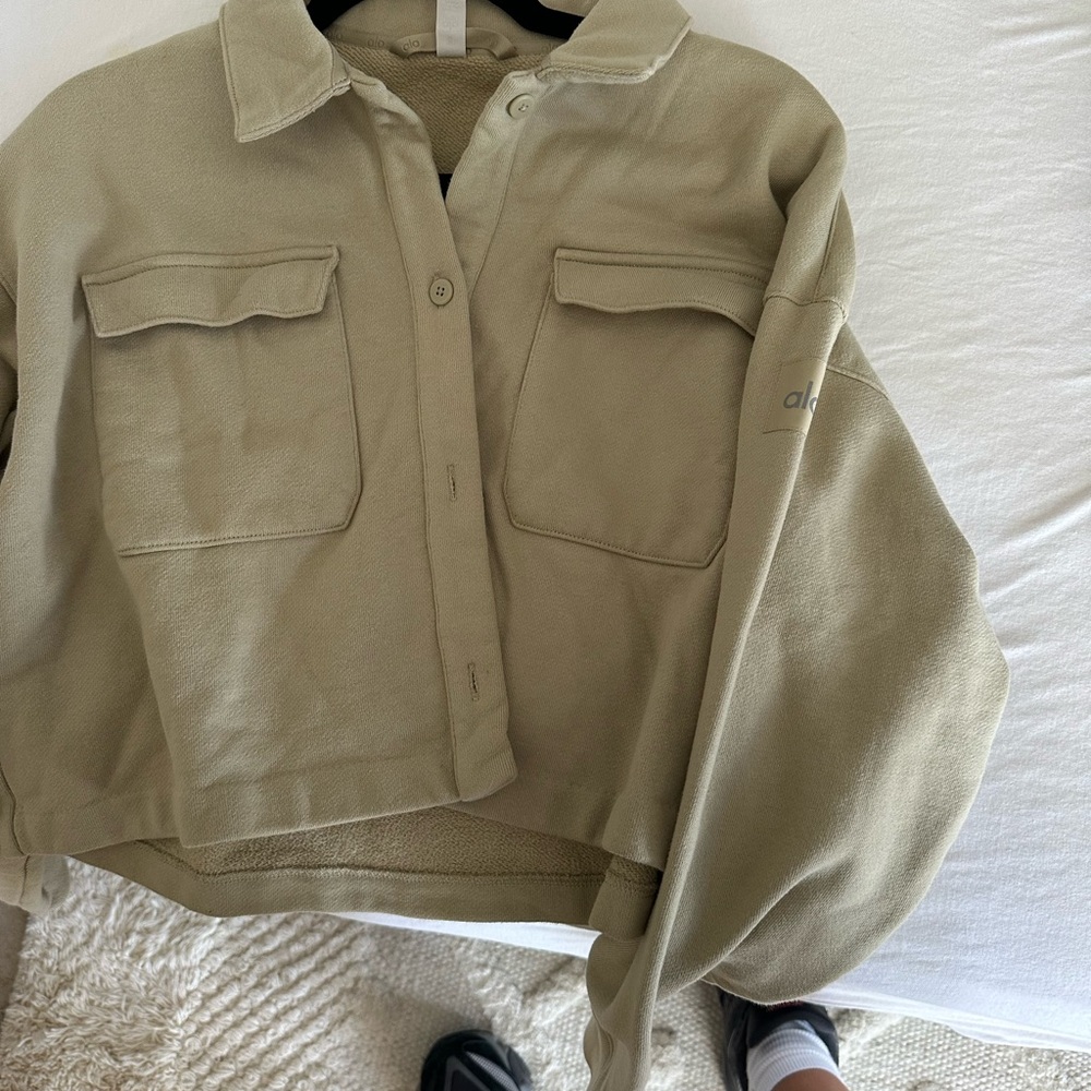 ALO Tan Oversized Cropped Sweatshirt Cargo Jacket